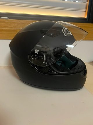 Casco de moto negro MT Helmets