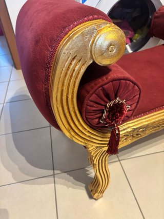 Sono due panchine uguali