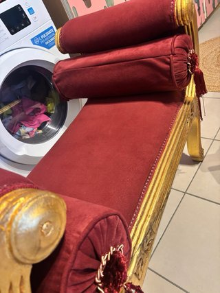 Sono due panchine uguali