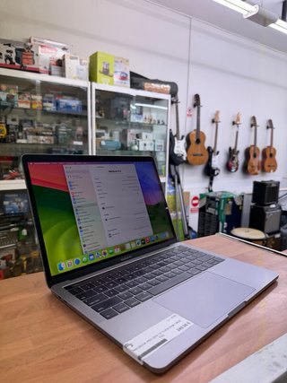 MacBook Pro 13” 2019 i5 8GB RAM 128GB SSD