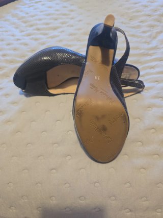Sandalias tacón azul grisáceo Marca española