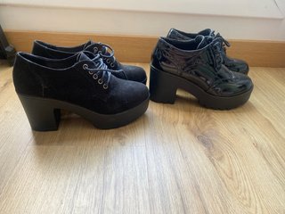 Zapatos de tacón negros tipo Oxford