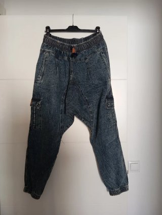 Pantalones vaqueros cargo desgastados hombre