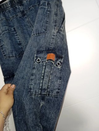 Pantalones vaqueros cargo desgastados hombre