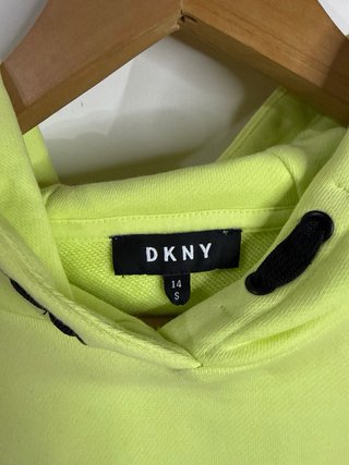 Vestido DKNY verde con capucha