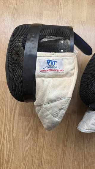 2 cascos de esgrima PBT