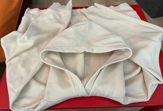 Sudadera Zara con capucha rosa