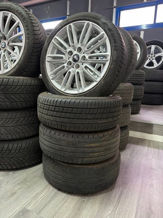 Llantas de aleación con neumáticos en 17” Mini