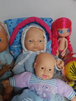 Lote Muñecos Bebé y Figuras