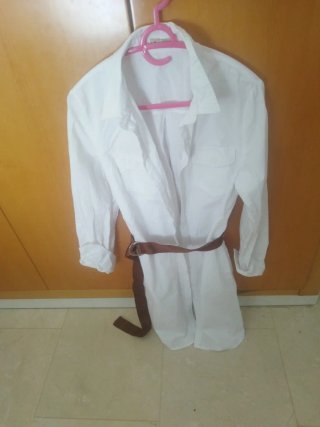 Vestido camisero blanco con cinturón