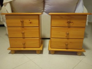 2 Mesitas de noche madera pino