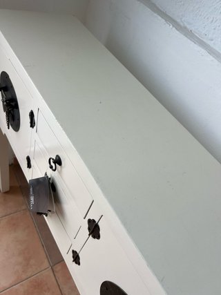 Consola estilo oriental blanca