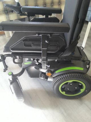Silla de ruedas eléctrica QUICKIE Q200 R,