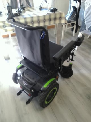 Silla de ruedas eléctrica QUICKIE Q200 R,