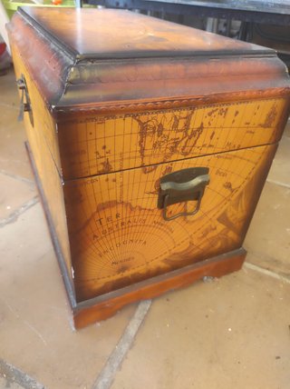 Baúl Decorativo Mapa Antiguo Madera y Metal