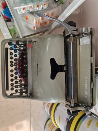 Máquina de escribir antigua
