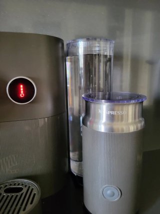 Cafetera Nespresso DeLonghi ENG350