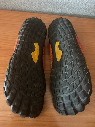 Zapatos Saguaro Naranja y Negro