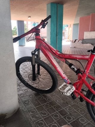 Bicicleta de Montaña Roja