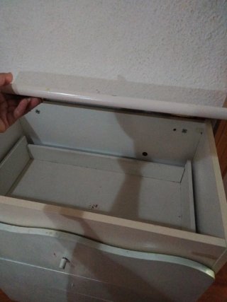 Cómoda de madera y plástico beige/azul