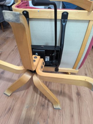 Sillón Ikea madera rosa