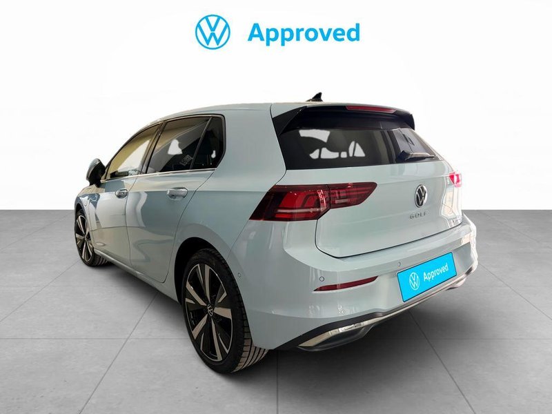 Volkswagen Golf 2025, foto 2