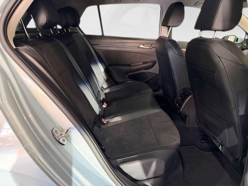 Volkswagen Golf 2025, foto 6