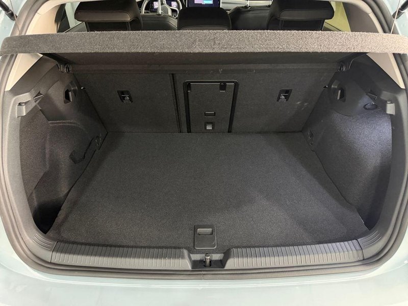 Volkswagen Golf 2025, foto 7