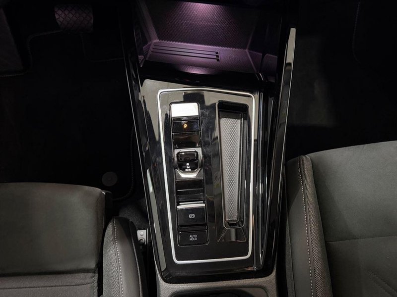 Volkswagen Golf 2025, foto 10