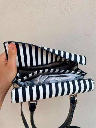 Borsa Guess a righe con ricami floreali