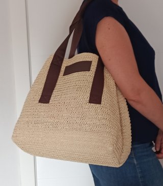 Bolso de rafia Adolfo Domínguez fragances.