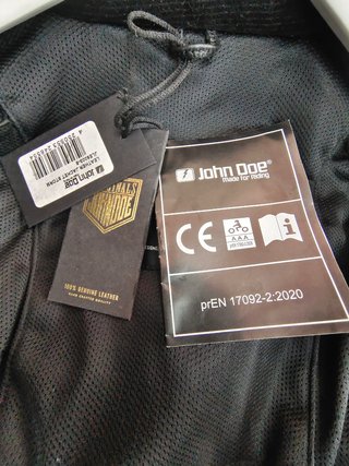 Chaqueta de piel perforada para moto