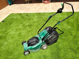 Cortacésped Powerplus Verde Eléctrico.