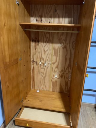 Armarios (3) de madera de pino