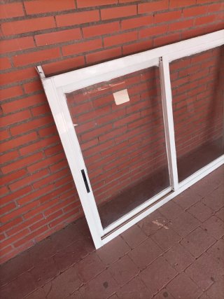 Ventana corredera aluminio blanca