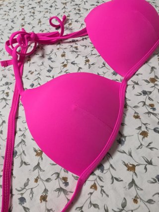Bikini Rosa con tiras.
