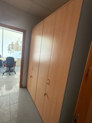 Pack Oficina: Estanterías, Escritorios, Sillas