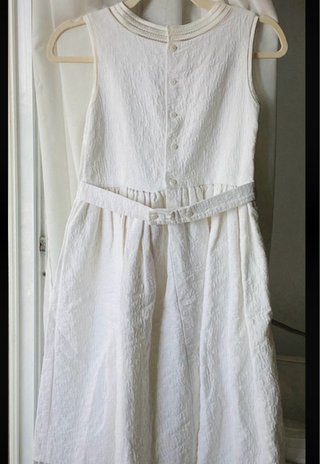 Precioso vestido de comunión blanco de TIZZAS