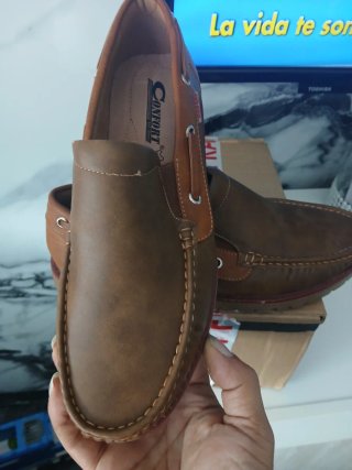 Zapatos náuticos de piel elegantes