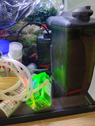 Acuario con mueble y accesorios 60 litros