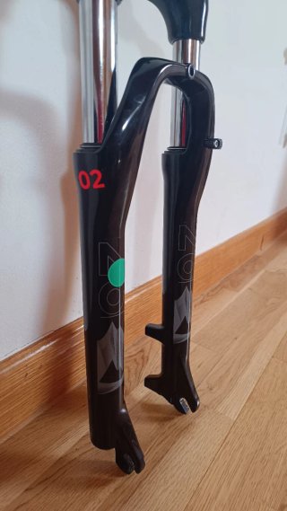 Horquilla SR Suntour 26 para freno de Disco nueva