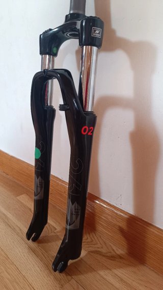 Horquilla SR Suntour 26 para freno de Disco nueva