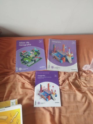 Libros 3 ESO geografía santillana