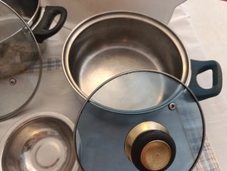 Juego ollas y utensilios cocina 9