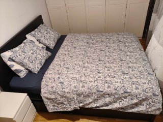 Armario blanco 4 puertas + Cama y Colchón.