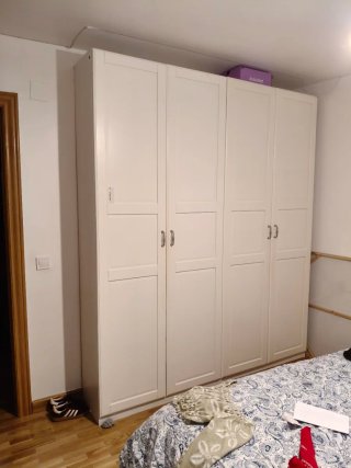 Armario blanco 4 puertas + Cama y Colchón.