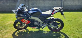 Aprilia RS4 49cc Moto Deportiva Negra y Roja