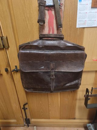 Maleta de cuero vintage