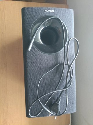 Altavoz Denon Negro enorme. Sin usar. Perfecto est