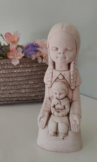 VIRGEN NIÑA ESCAYOLA